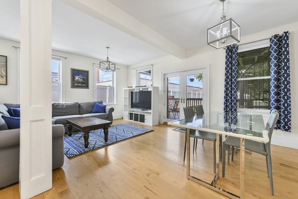 3 bed, 2 bath apartment for rent at 714 East 4th St Unit 1, South Boston — photo 5 of 26