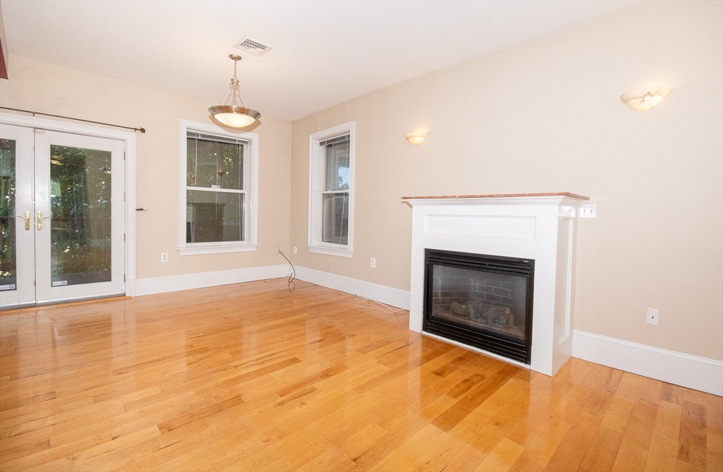 2 bed, 2 bath apartment for rent at 714 East 4th St Unit 2, South Boston — photo 2 of 22
