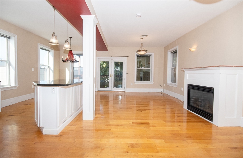 2 bed, 2 bath apartment for rent at 714 East 4th St Unit 2, South Boston — photo 3 of 22