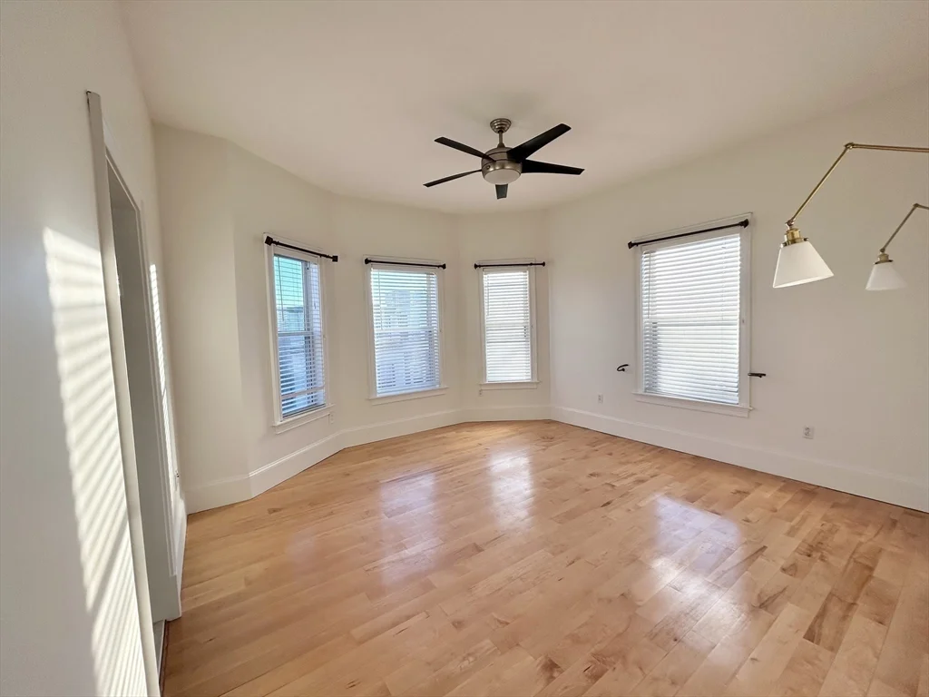 2 bed, 2 bath apartment for rent at 714 East 4th St Unit 3, South Boston — photo 4 of 9