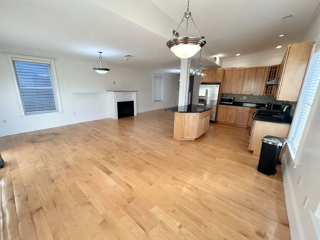 2 bed, 2 bath apartment for rent at 714 East 4th St Unit 3, South Boston — photo 3 of 9
