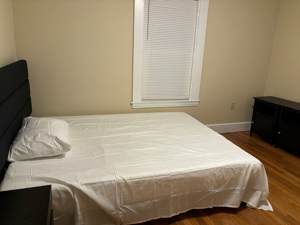 4 bed, 1 bath apartment for rent at 714 Truman Hwy Unit 714, Hyde Park — photo 10 of 15