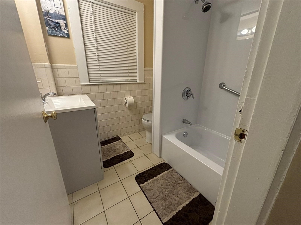4 bed, 1 bath apartment for rent at 714 Truman Hwy Unit 714, Hyde Park — photo 15 of 15