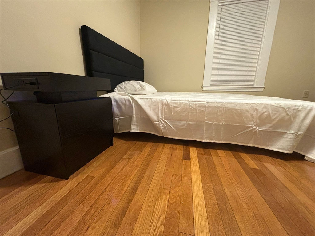 4 bed, 1 bath apartment for rent at 714 Truman Hwy Unit 714, Hyde Park — photo 9 of 15