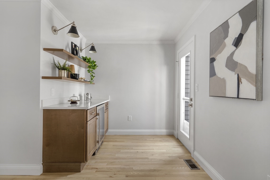 3 bed, 2 bath apartment for rent at 715 E 7th St Unit 5, South Boston — photo 6 of 26