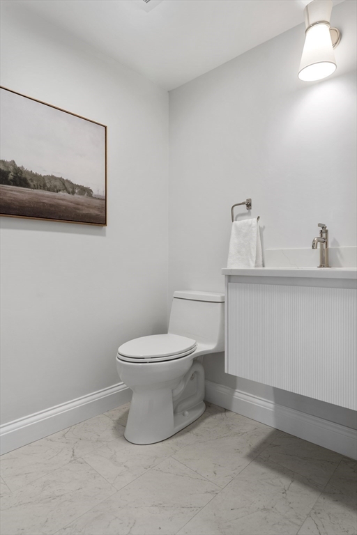 3 bed, 2 bath apartment for rent at 715 E 7th St Unit 5, South Boston — photo 13 of 26