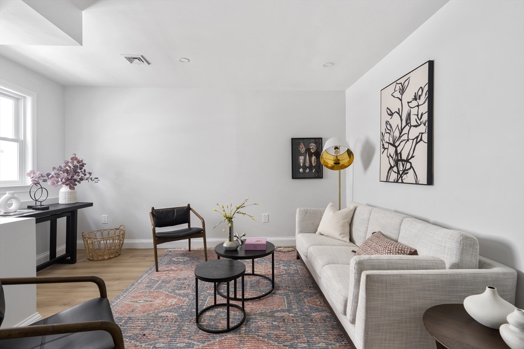 3 bed, 2 bath apartment for rent at 715 E 7th St Unit 5, South Boston — photo 21 of 26