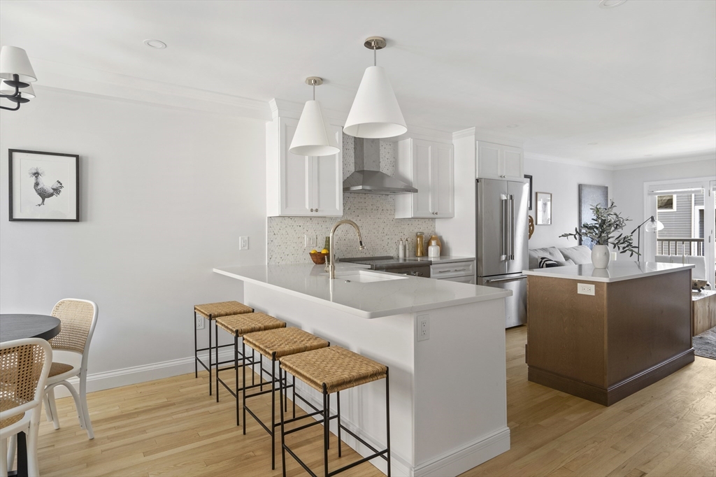 3 bed, 2 bath apartment for rent at 715 E 7th St Unit 5, South Boston — photo 3 of 26