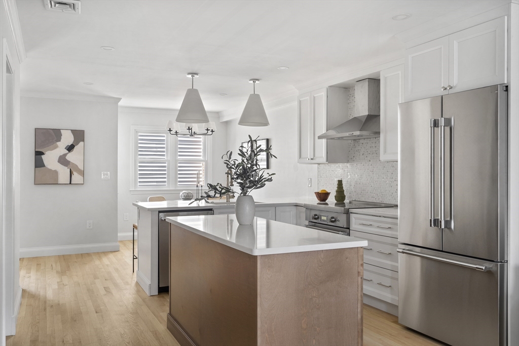 3 bed, 2 bath apartment for rent at 715 E 7th St Unit 5, South Boston — photo 5 of 26
