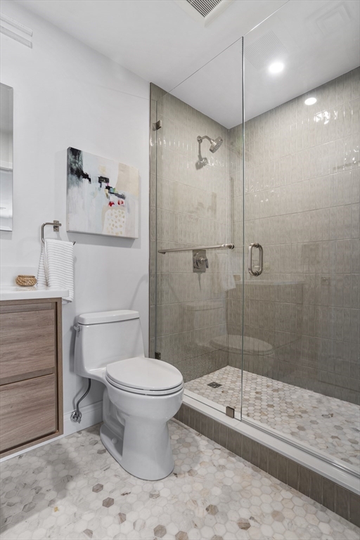 3 bed, 2 bath apartment for rent at 715 E 7th St Unit 5, South Boston — photo 15 of 26