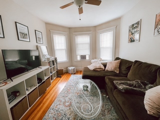 3 bed, 1 bath apartment for rent at 715 East 2nd St Unit 2, South Boston — photo 1 of 17