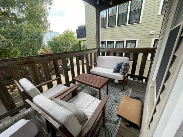 3 bed, 1 bath apartment for rent at 715 East 2nd St Unit 2, South Boston — photo 4 of 17