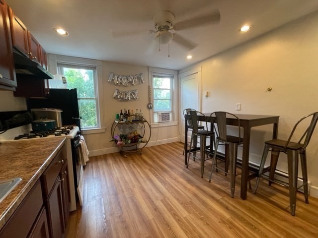 3 bed, 1 bath apartment for rent at 715 East 2nd St Unit 2, South Boston — photo 5 of 17
