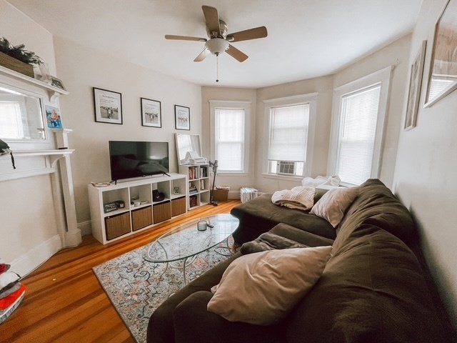 3 bed, 1 bath apartment for rent at 715 East 2nd St Unit 2, South Boston — photo 2 of 17