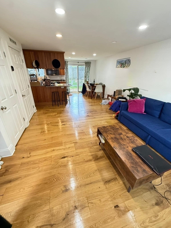 2 bed, 1 bath apartment for rent at 715 Hammond St Unit 715, Chestnut Hill — photo 5 of 22