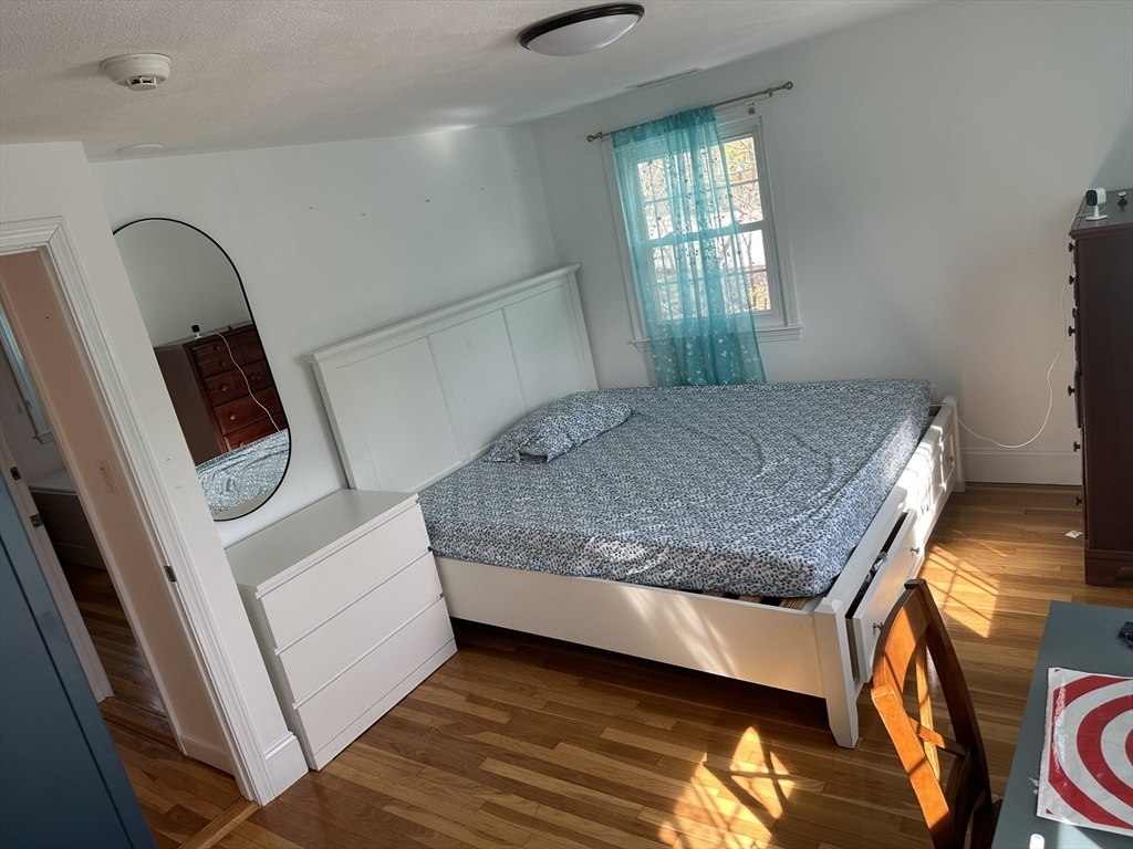 2 bed, 1 bath apartment for rent at 715 Hammond St Unit 715, Chestnut Hill — photo 9 of 22