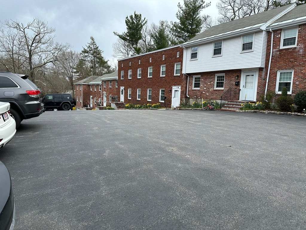 2 bed, 1 bath apartment for rent at 715 Hammond St Unit 715, Chestnut Hill — photo 1 of 22
