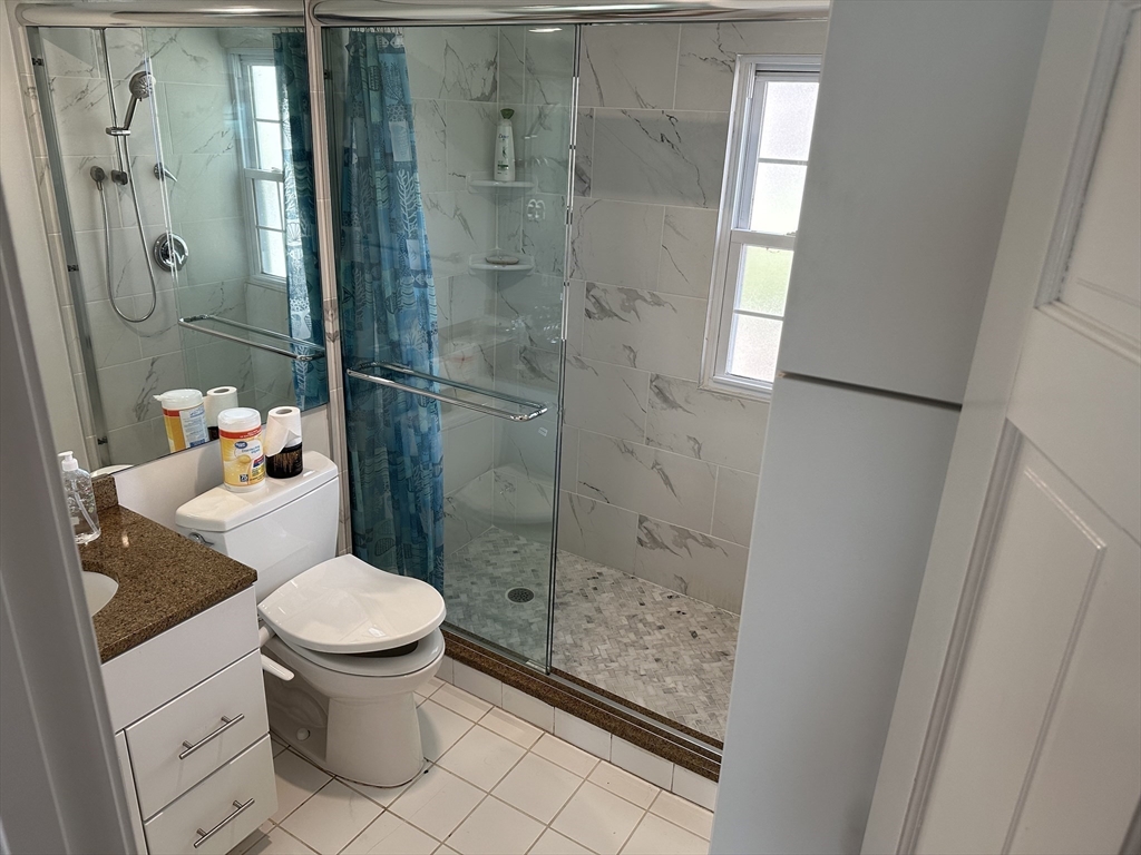 2 bed, 1 bath apartment for rent at 715 Hammond St Unit 715, Chestnut Hill — photo 6 of 22