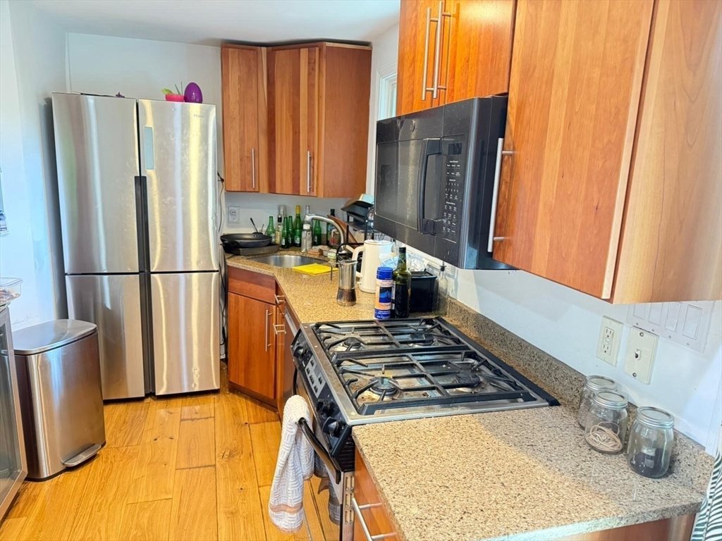 2 bed, 1 bath apartment for rent at 715 Hammond St Unit 715, Chestnut Hill — photo 4 of 22