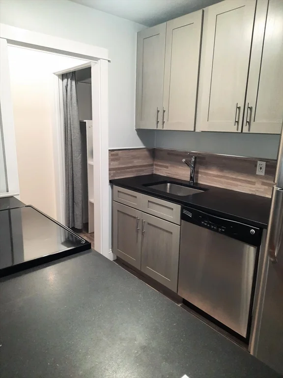 1 bed, 1 bath apartment for rent at 715 Main Unit 3, Hanover — photo 6 of 9