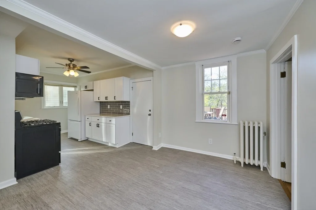2 bed, 1 bath apartment for rent at 715 Truman Pkwa Unit 1, Hyde Park — photo 5 of 29