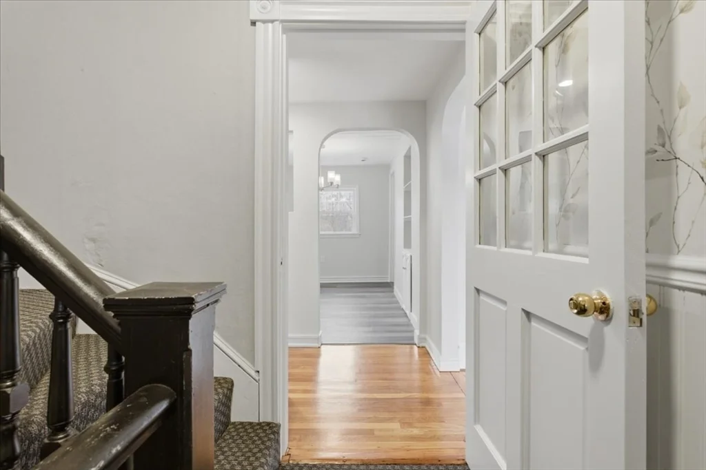 2 bed, 1 bath apartment for rent at 715 Truman Pkwa Unit 2, Hyde Park — photo 4 of 41