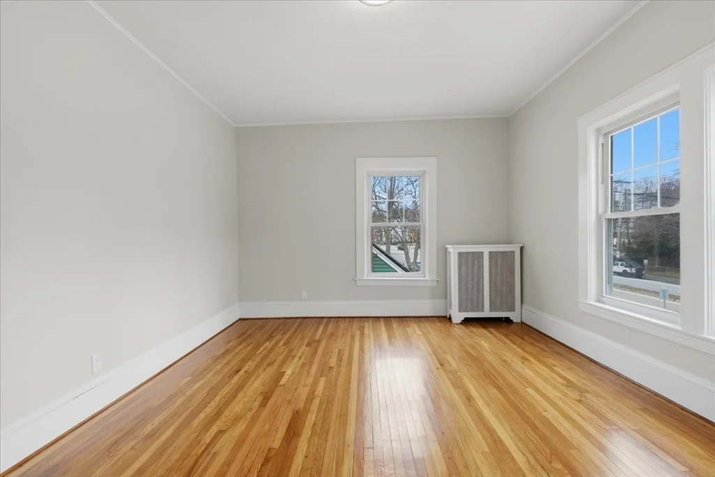 2 bed, 1 bath apartment for rent at 715 Truman Pkwa Unit 2, Hyde Park — photo 7 of 41