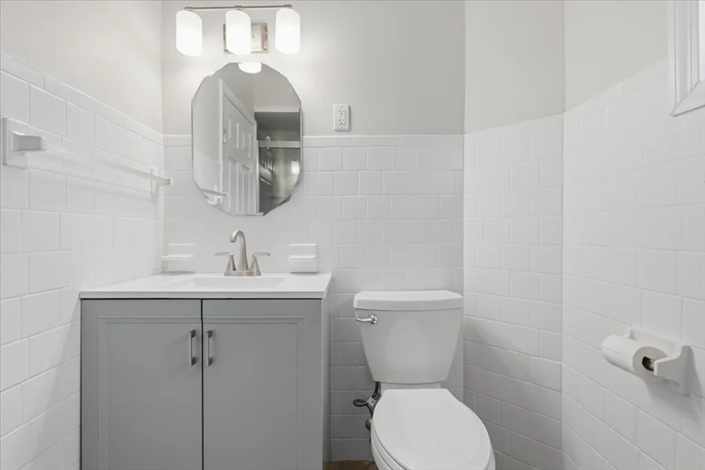 2 bed, 1 bath apartment for rent at 715 Truman Pkwa Unit 2, Hyde Park — photo 25 of 41
