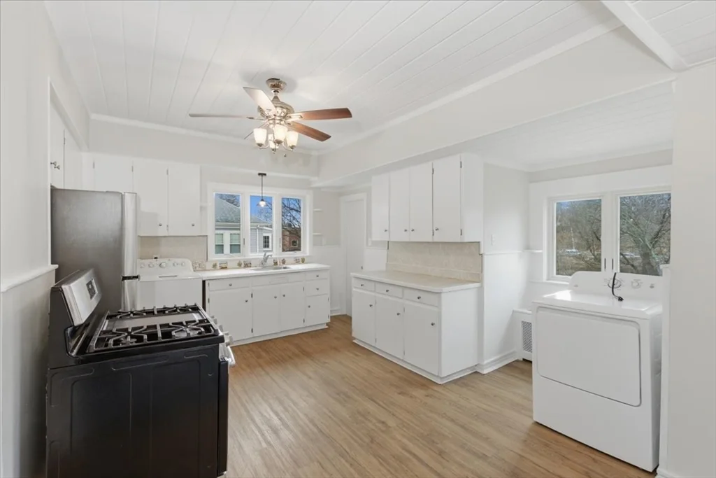 2 bed, 1 bath apartment for rent at 715 Truman Pkwa Unit 2, Hyde Park — photo 10 of 41