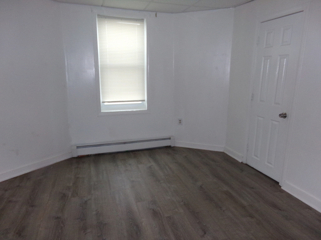 3 bed, 1 bath apartment for rent at 716 Lawrence St Unit 1, Lowell — photo 10 of 12