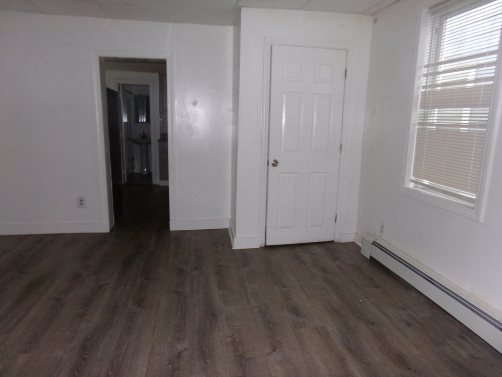 3 bed, 1 bath apartment for rent at 716 Lawrence St Unit 1, Lowell — photo 7 of 12