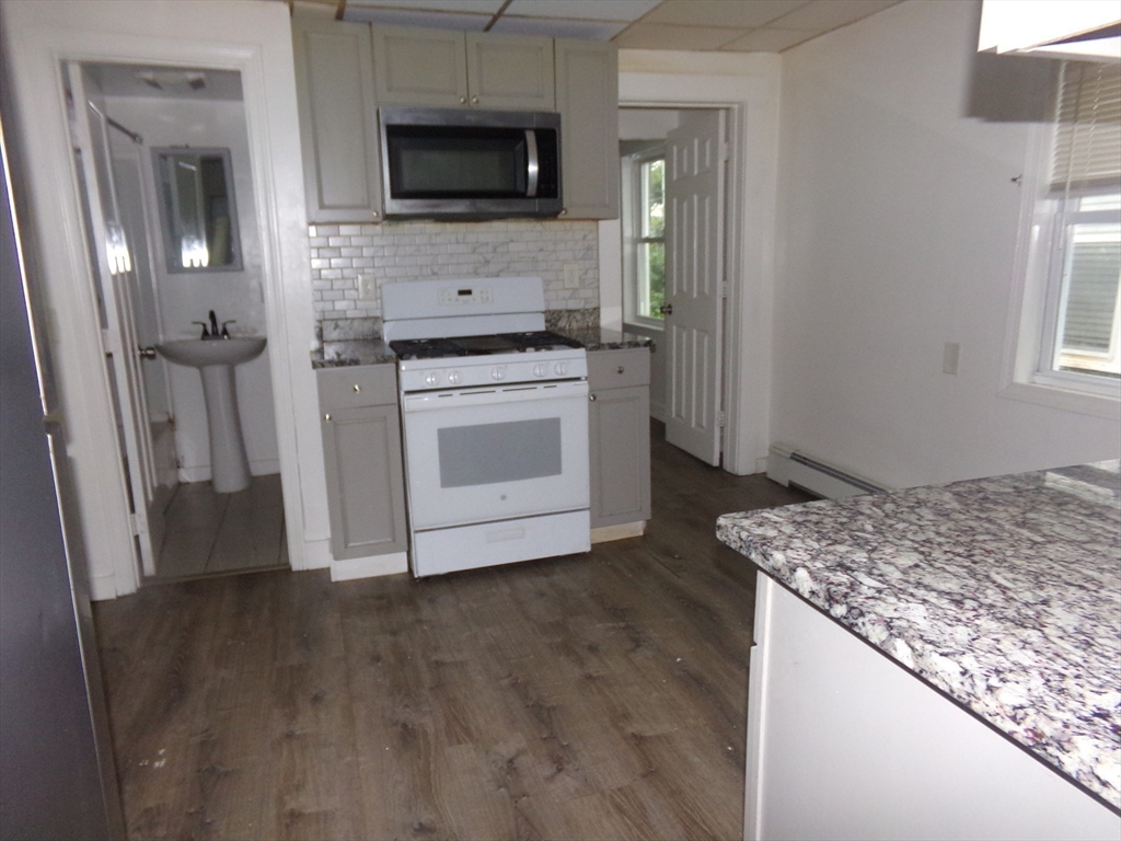 3 bed, 1 bath apartment for rent at 716 Lawrence St Unit 1, Lowell — photo 4 of 12