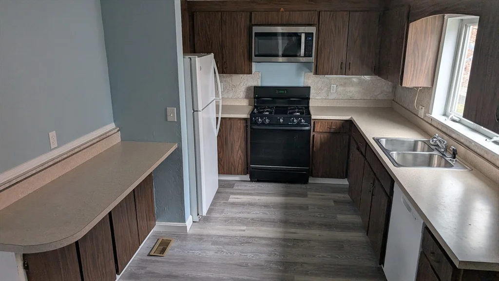 2 bed, 1 bath apartment for rent at 716 Main St Unit 1R, South Weymouth — photo 31 of 35
