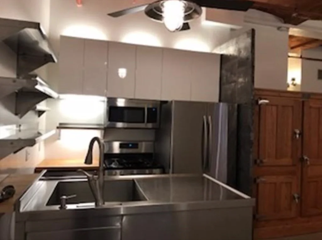 1 bed, 1 bath apartment for rent at 717-719 Atlantic Ave Unit 2C, Boston Downtown — photo 15 of 17