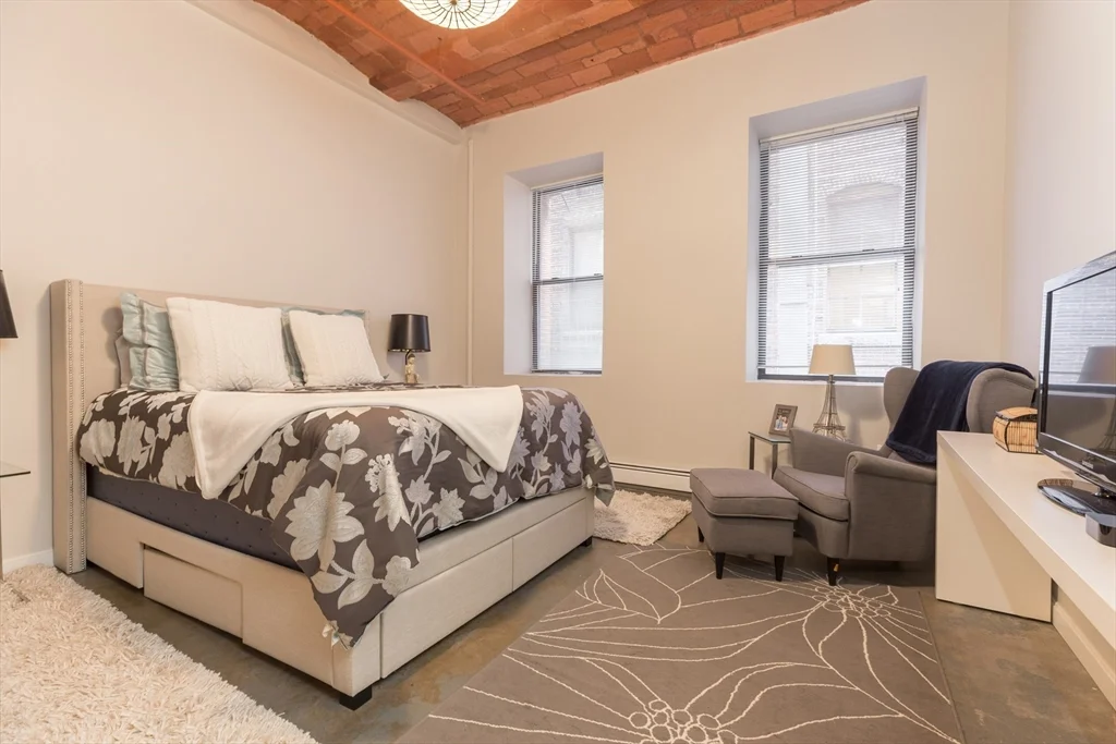 2 bed, 1 bath apartment for rent at 717 Atlantic Ave Unit 3C, Leather District — photo 11 of 18