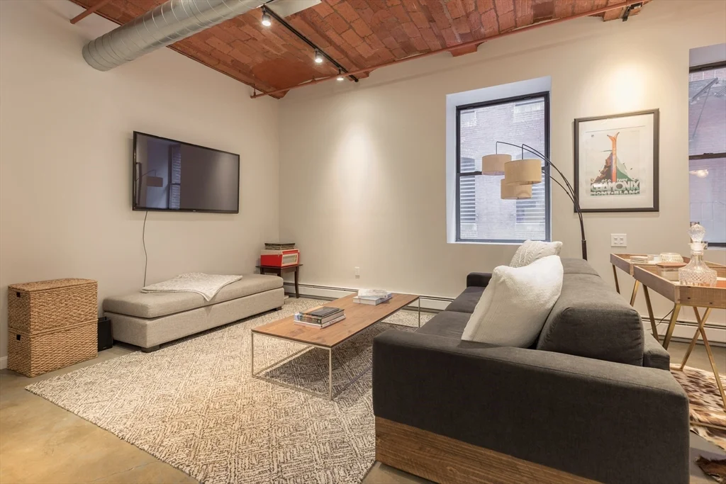 2 bed, 1 bath apartment for rent at 717 Atlantic Ave Unit 3C, Leather District — photo 4 of 18