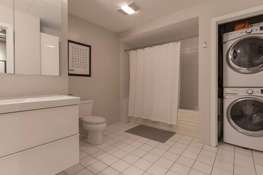 2 bed, 1 bath apartment for rent at 717 Atlantic Ave Unit 3C, Leather District — photo 14 of 18