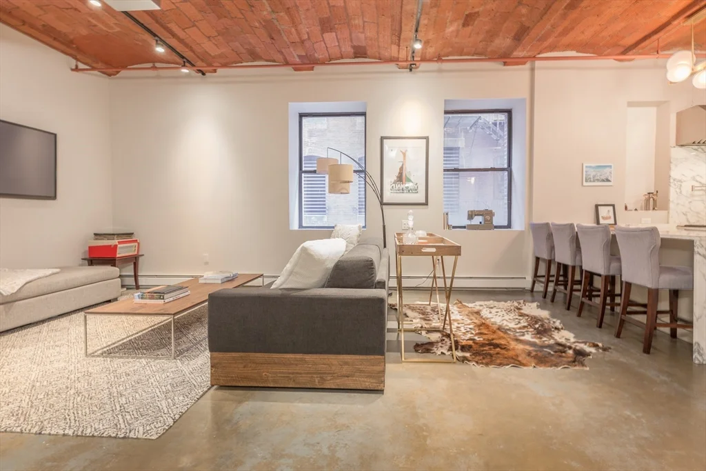 2 bed, 1 bath apartment for rent at 717 Atlantic Ave Unit 3C, Leather District — photo 3 of 18