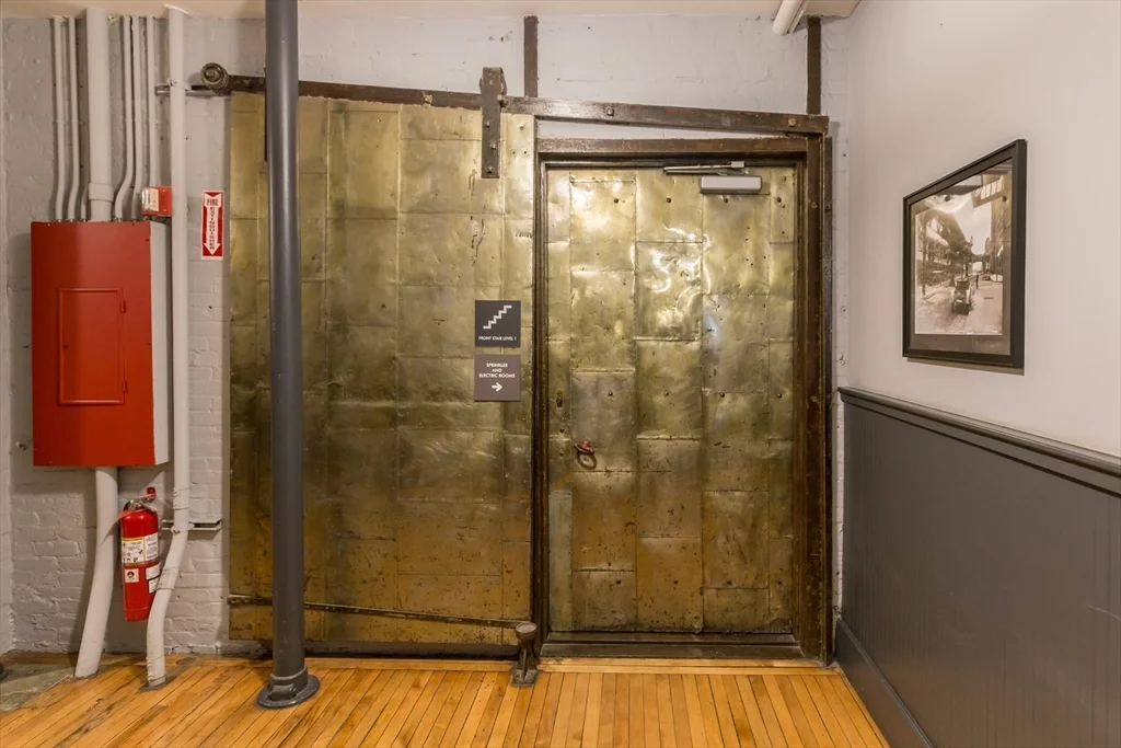 2 bed, 1 bath apartment for rent at 717 Atlantic Ave Unit 3C, Leather District — photo 15 of 18