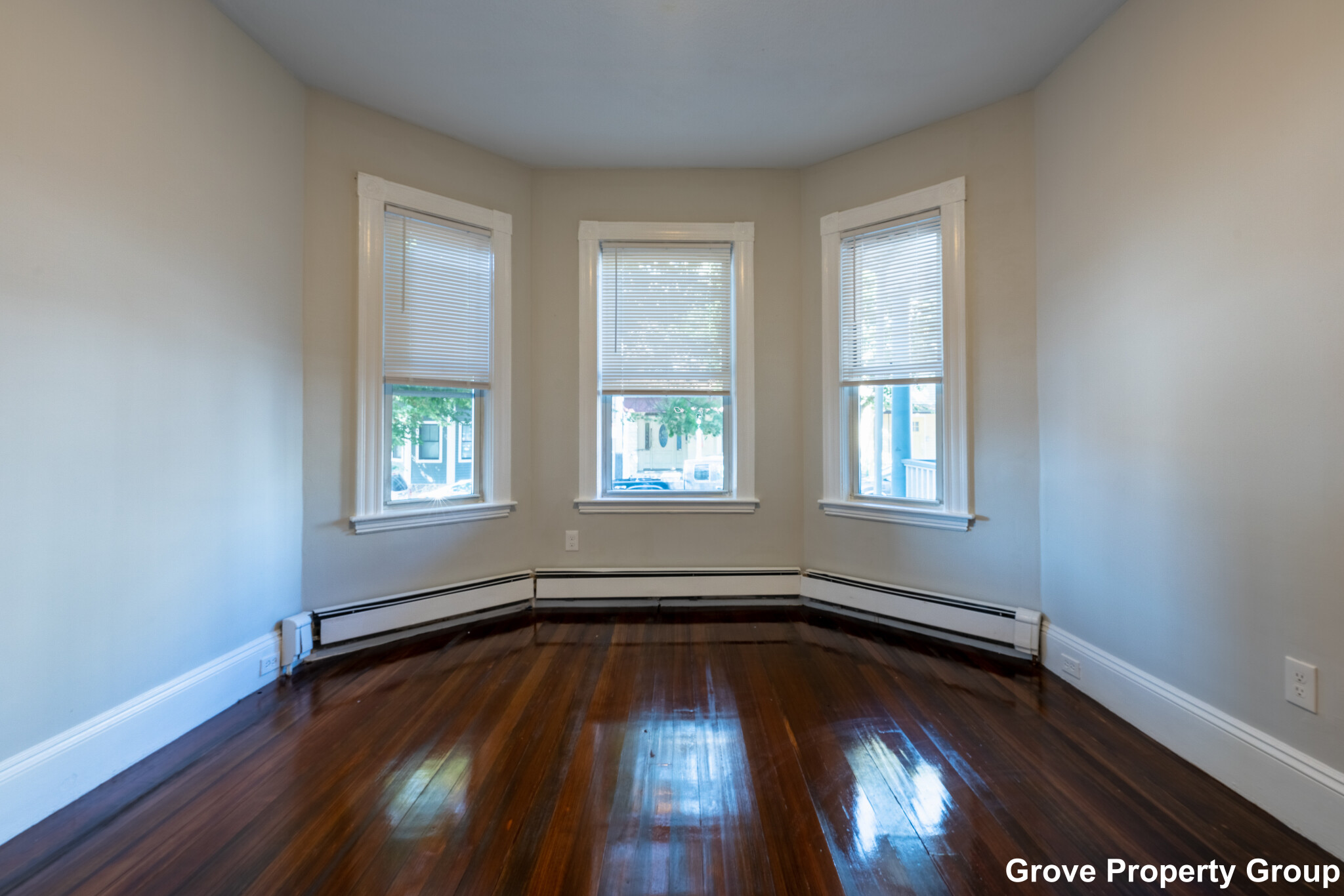 3 bed, 2 bath apartment for rent at 717 East 2nd St Unit 1, South Boston — photo 3 of 17
