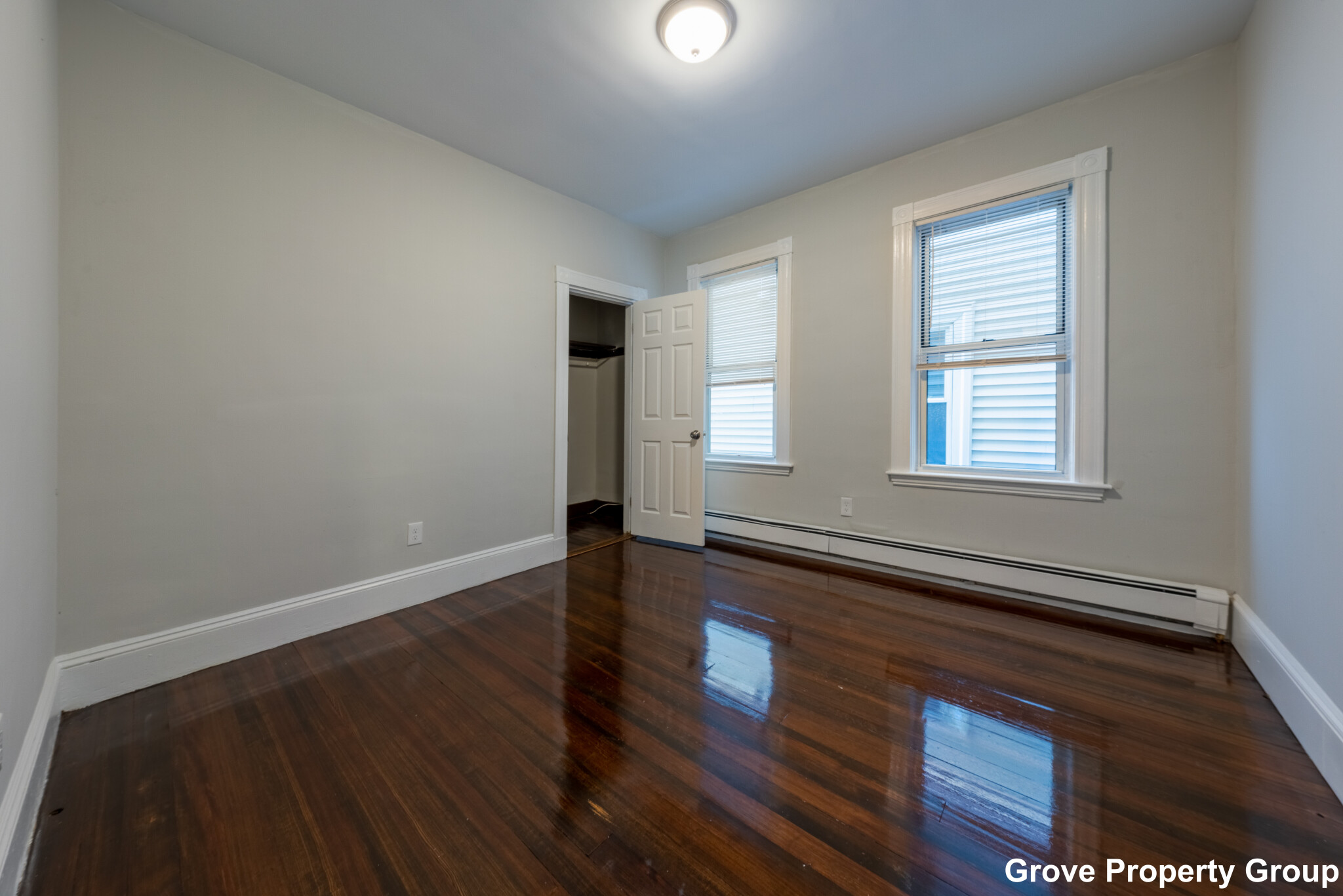 4 bed, 2 bath apartment for rent at 717 East 2nd St Unit 2, South Boston — photo 4 of 17