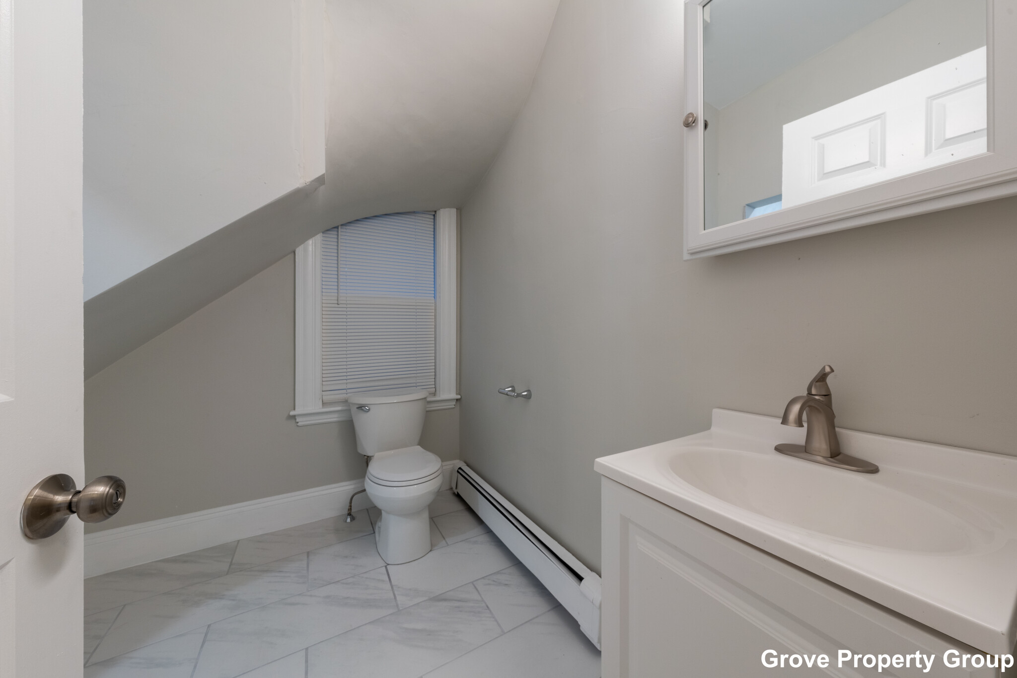 4 bed, 2 bath apartment for rent at 717 East 2nd St Unit 2, South Boston — photo 8 of 17