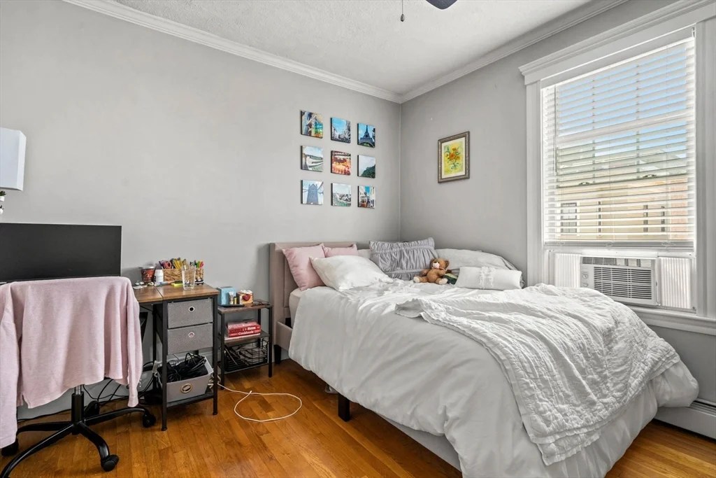 4 bed, 1 bath apartment for rent at 718 East 2nd St Unit 3, South Boston — photo 9 of 18