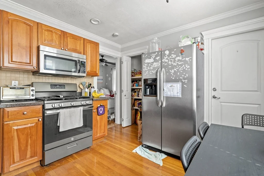 4 bed, 1 bath apartment for rent at 718 East 2nd St Unit 3, South Boston — photo 7 of 18