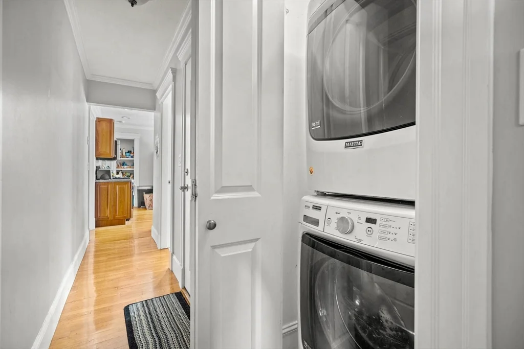 4 bed, 1 bath apartment for rent at 718 East 2nd St Unit 3, South Boston — photo 13 of 18