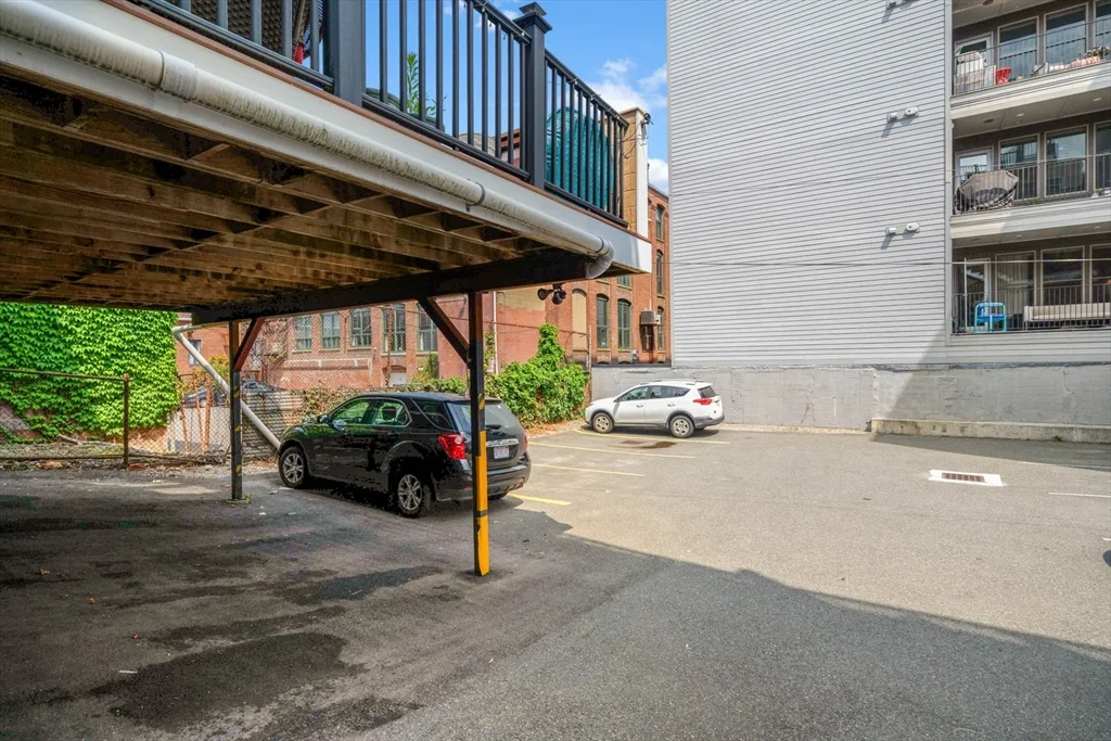 4 bed, 1 bath apartment for rent at 718 East 2nd St Unit 3, South Boston — photo 17 of 18