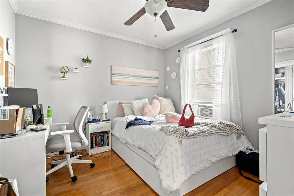 4 bed, 1 bath apartment for rent at 718 East 2nd St Unit 3, South Boston — photo 8 of 18