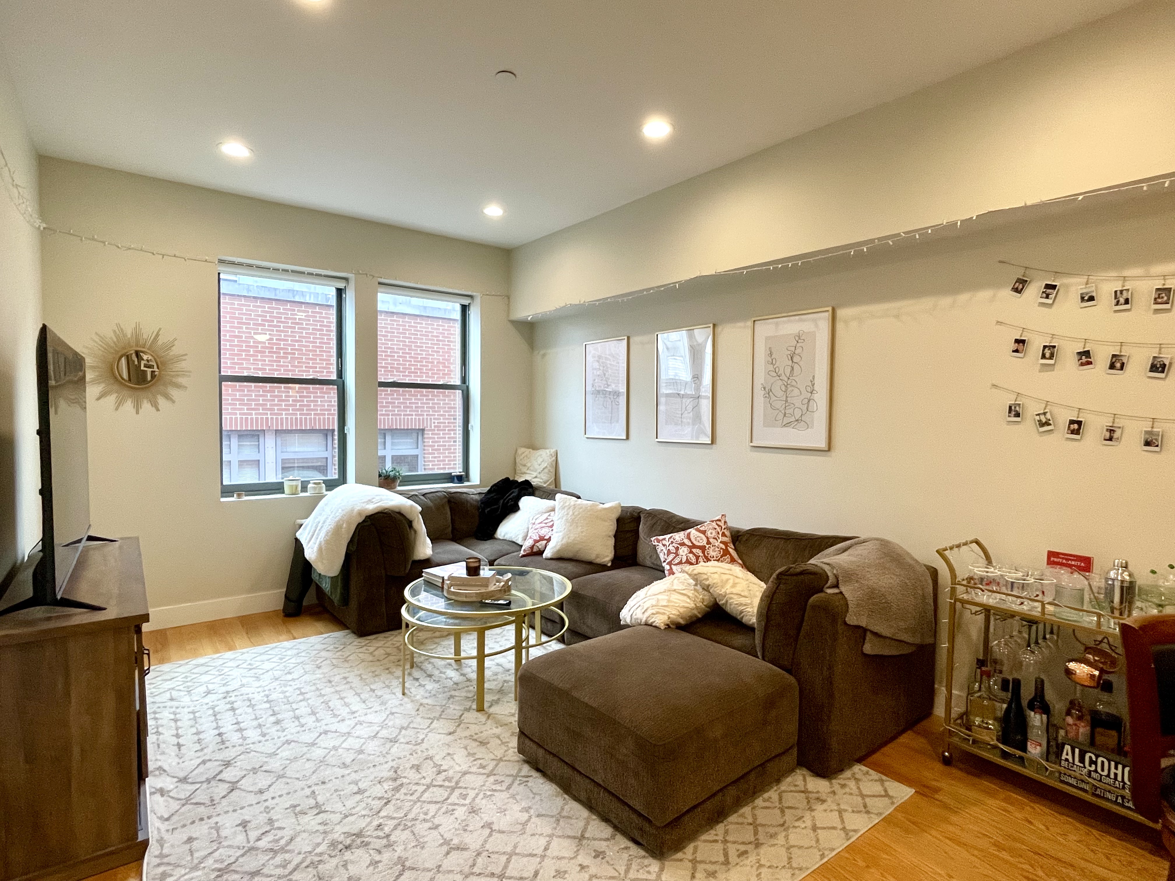 3 bed, 2 bath apartment for rent at 719 Boylston St Unit 402, Back Bay — photo 2 of 16