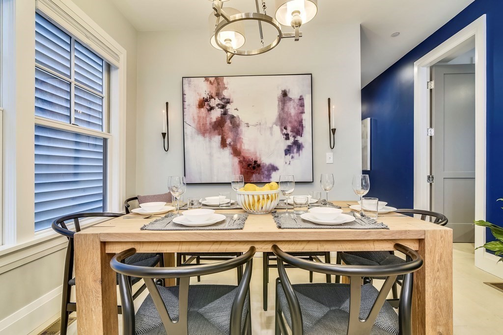 4 bed, 2 bath apartment for rent at 719 E 2nd St Unit 1, South Boston — photo 10 of 30
