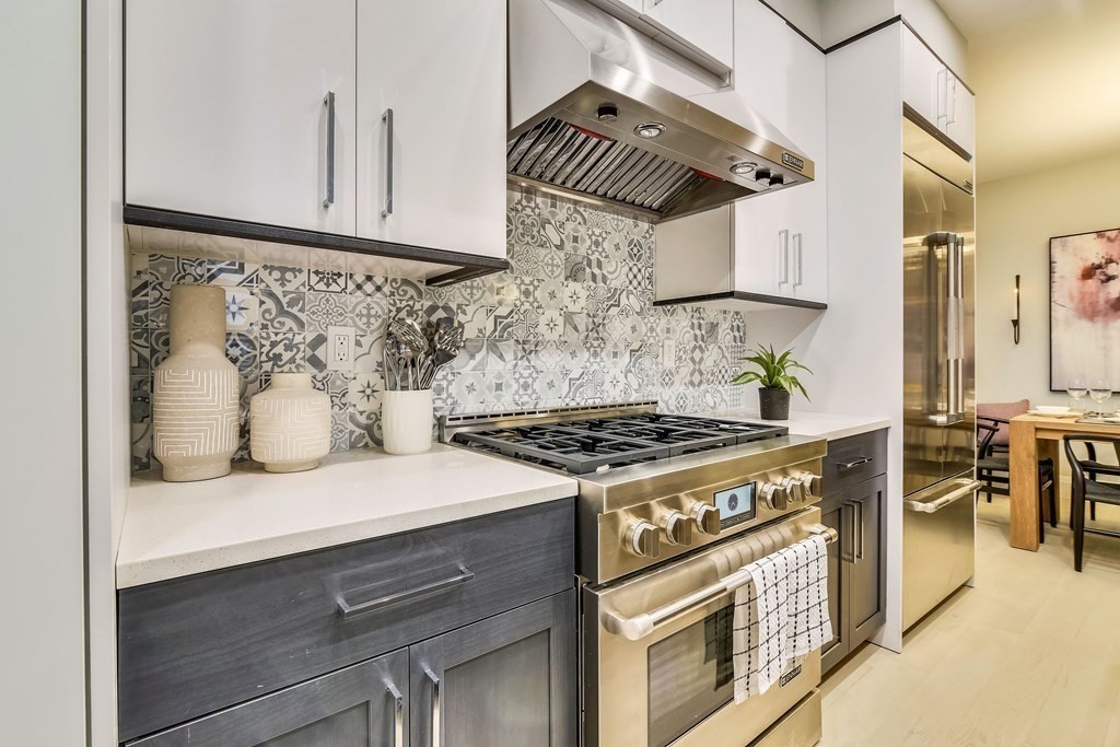 4 bed, 2 bath apartment for rent at 719 E 2nd St Unit 1, South Boston — photo 8 of 30
